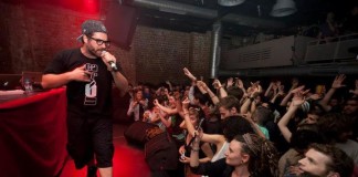 Chinese Man Take Istanbul on a Musical Journey