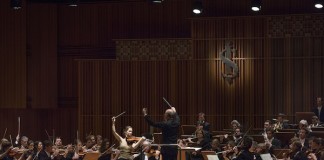 Hilary Hahn & Frankfurt Radio Symphony Delight @ Is Sanat