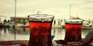 In Conversation with Justin and Busra of Turkish Tea Time Turkish Tea Time is a popular podcast in Istanbul that helps foreigners learn Turkish.