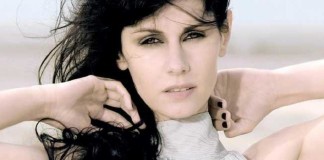 Emma Shapplin Wows Rain or Shine