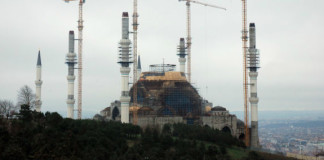 Setting of Records: Istanbul’s New Mosque new mosque