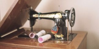 Visiting a Tailor in Istanbul 101 sewing machine