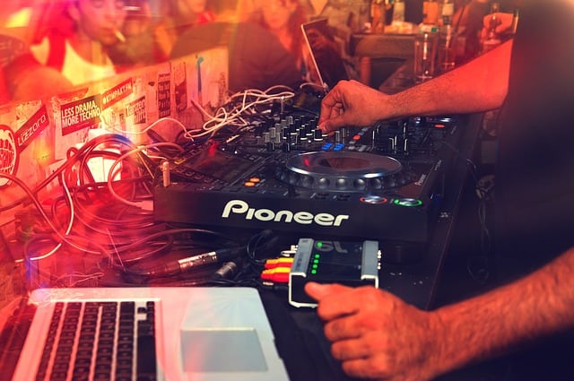 DJs in Izmir